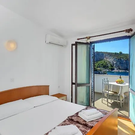 Igor Apartment Gdinj